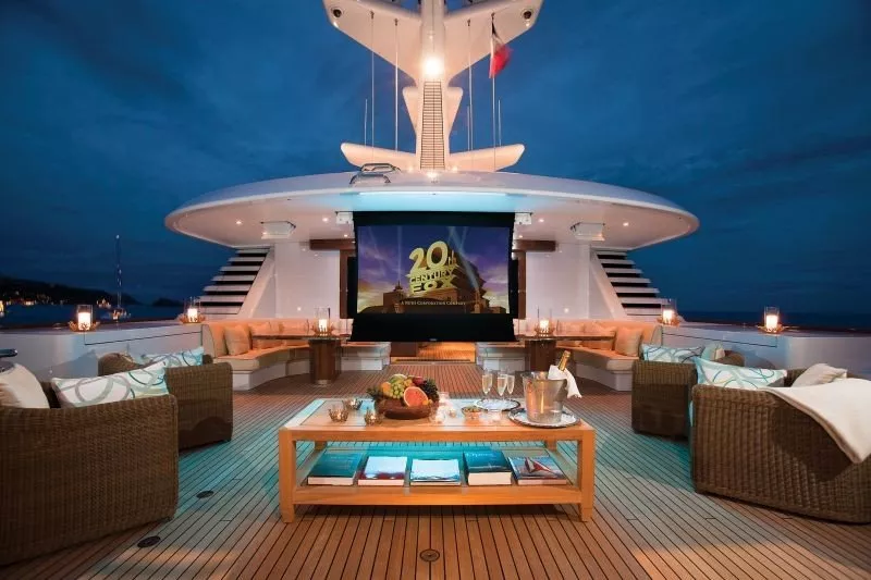 https://dev-api.arconyachts.com/storage/media/30479/conversions/324_8209359753-optimize.webp