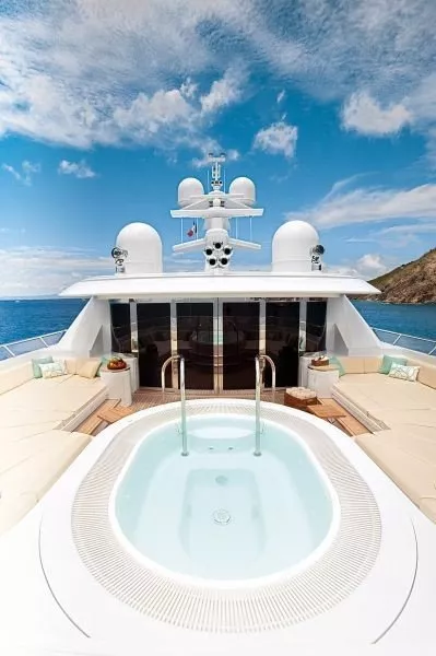 https://dev-api.arconyachts.com/storage/media/30480/conversions/324_6022979838-optimize.webp