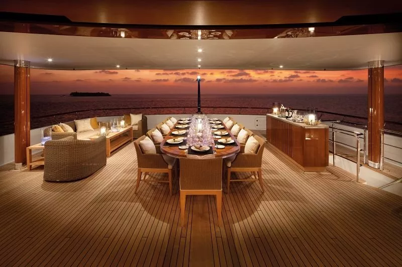 https://dev-api.arconyachts.com/storage/media/30482/conversions/324_8434734949-optimize.webp