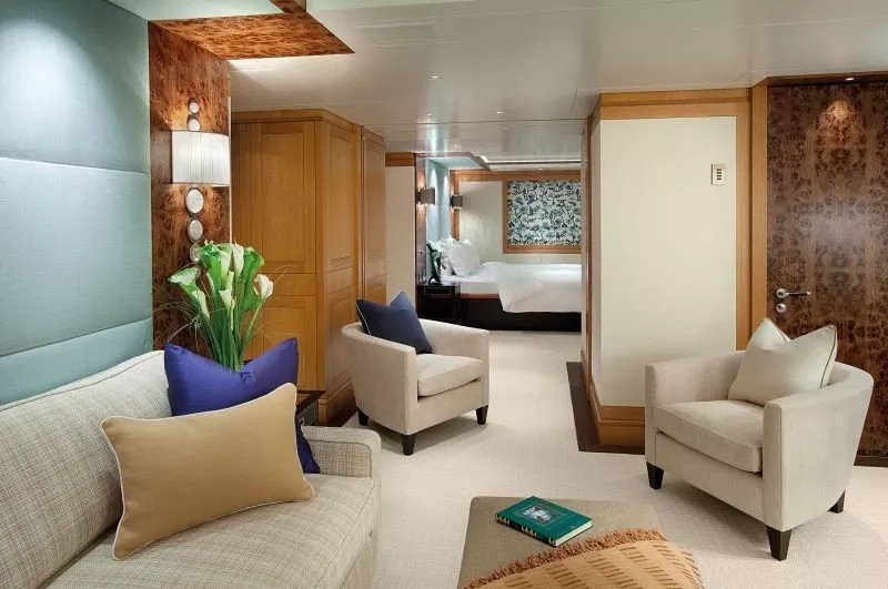 https://dev-api.arconyachts.com/storage/media/30483/conversions/324_5880588576-optimize.webp