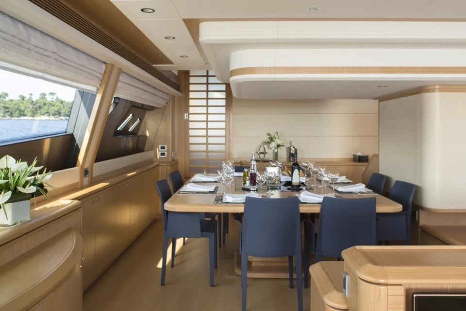 https://dev-api.arconyachts.com/storage/media/30518/conversions/321_8159588581-optimize.webp