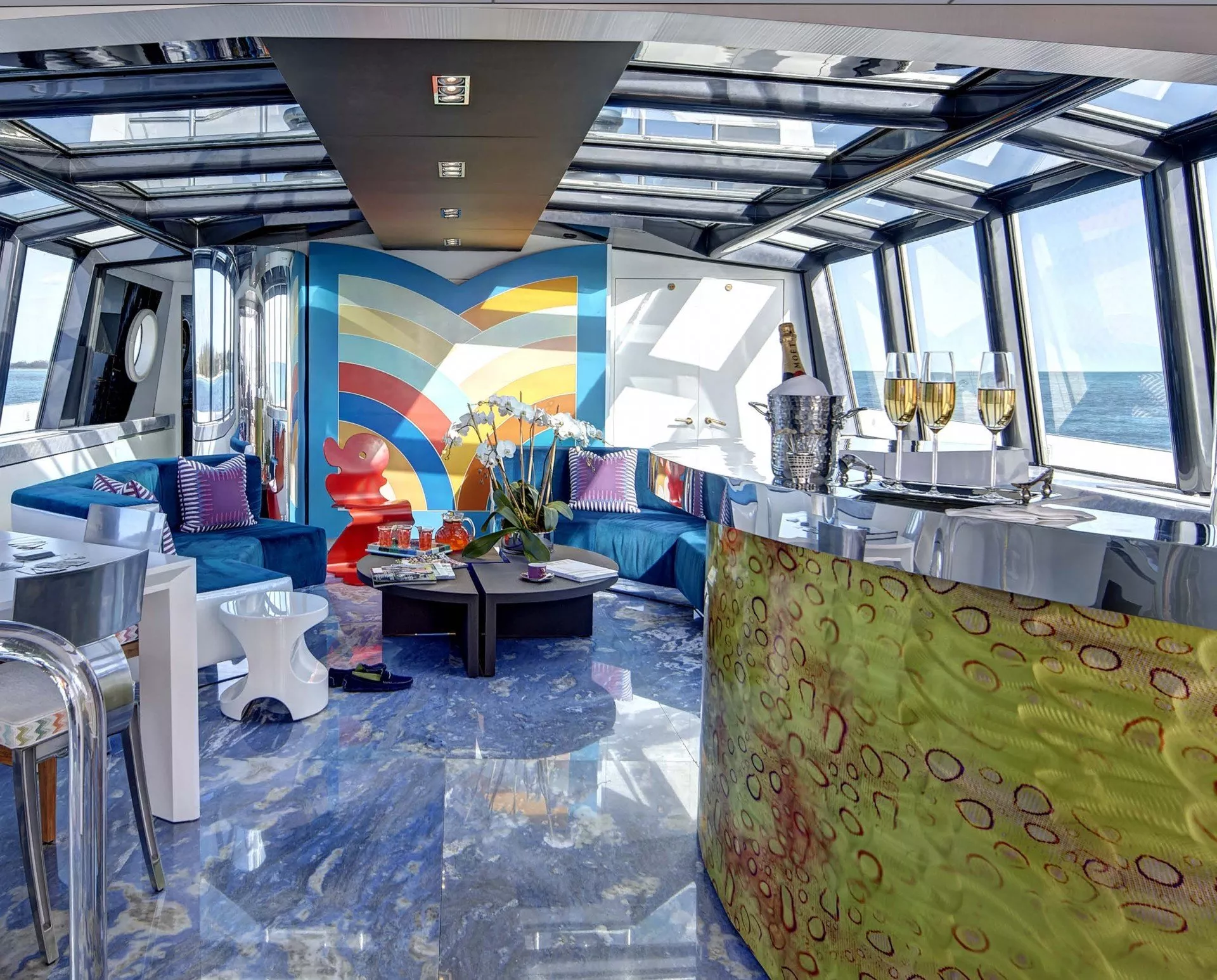 https://dev-api.arconyachts.com/storage/media/30568/conversions/317_0011308822-optimize.webp