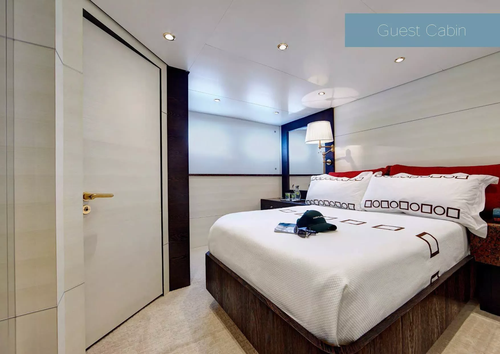 https://dev-api.arconyachts.com/storage/media/30573/conversions/317_8542524076-optimize.webp