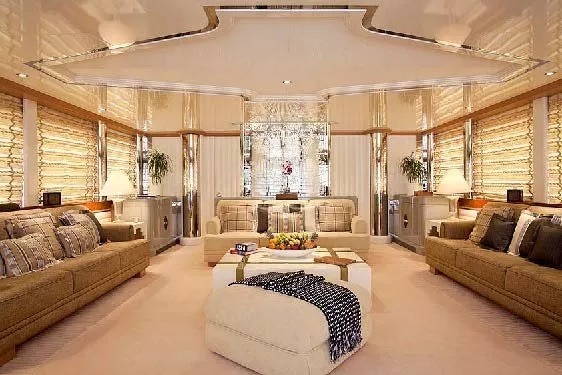 https://dev-api.arconyachts.com/storage/media/30591/conversions/316_5597932843-optimize.webp