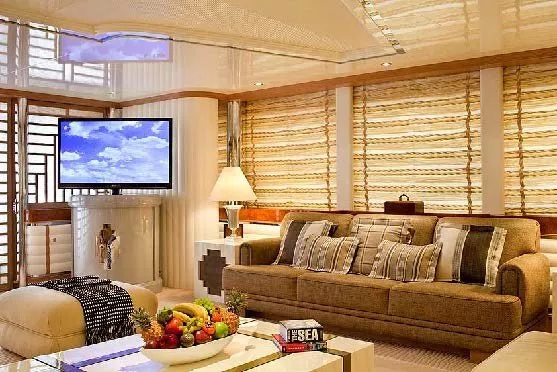 https://dev-api.arconyachts.com/storage/media/30593/conversions/316_5107657669-optimize.webp