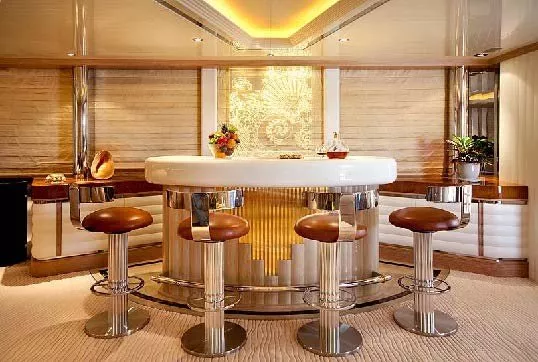 https://dev-api.arconyachts.com/storage/media/30595/conversions/316_2582290888-optimize.webp