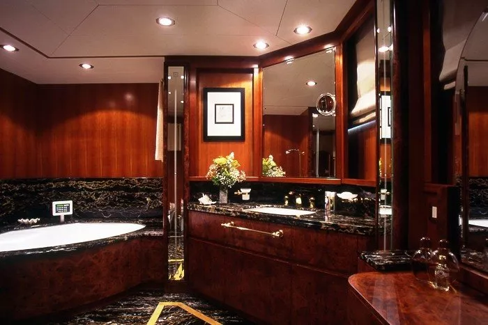 https://dev-api.arconyachts.com/storage/media/30632/conversions/314_8281405011-optimize.webp