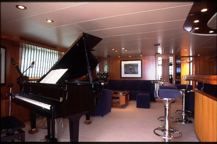 https://dev-api.arconyachts.com/storage/media/30636/conversions/314_3510694523-optimize.webp