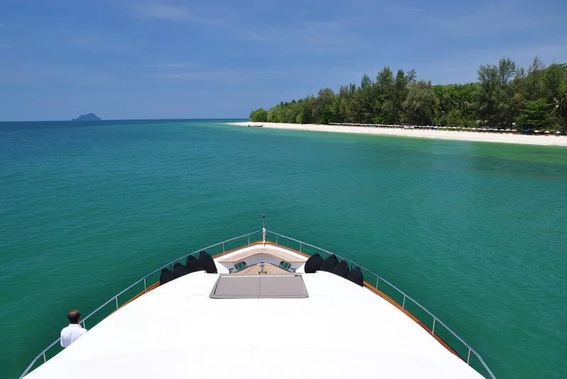 https://dev-api.arconyachts.com/storage/media/30647/conversions/313_0627936168-optimize.webp