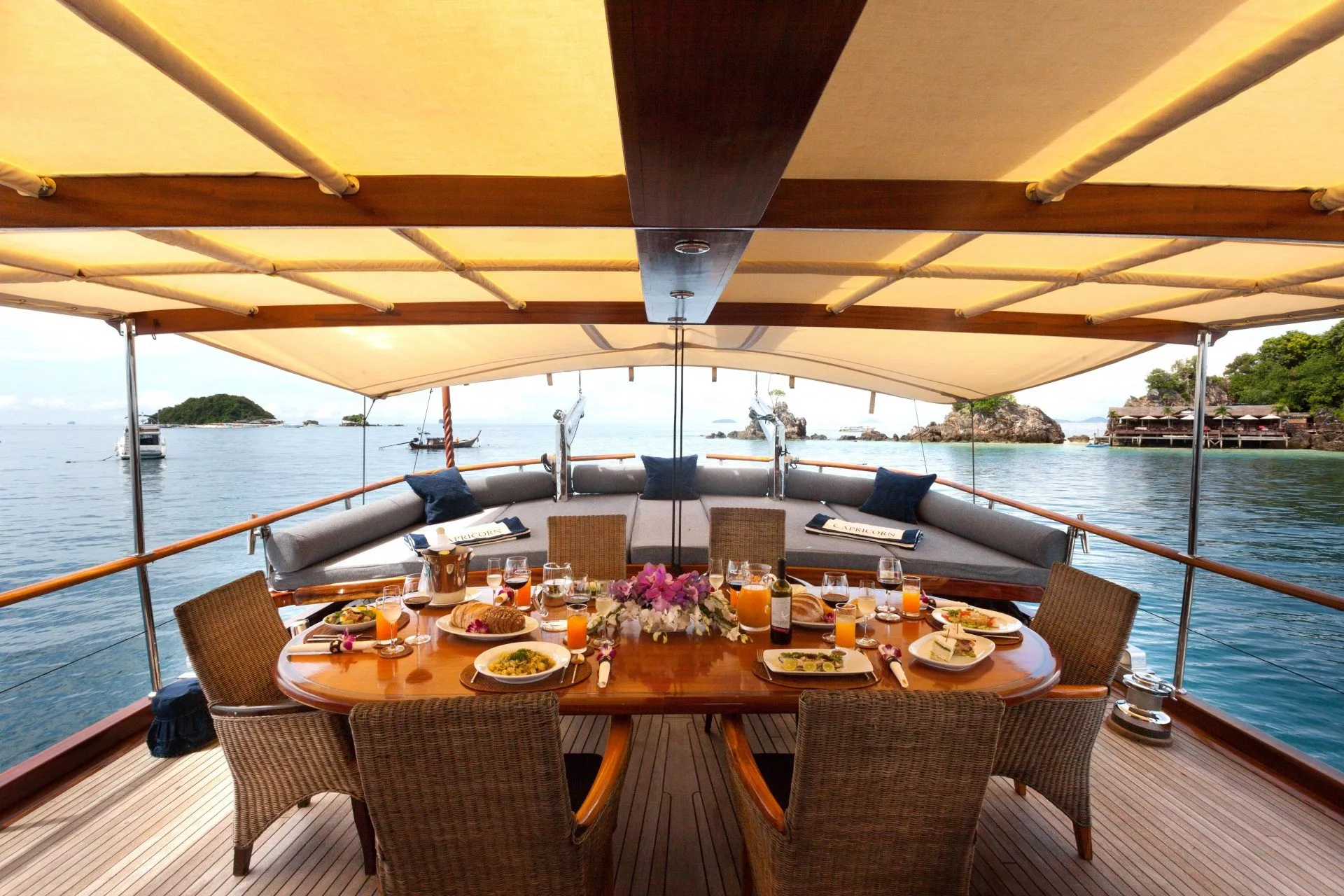 https://dev-api.arconyachts.com/storage/media/30658/conversions/140_4999172398-optimize.webp