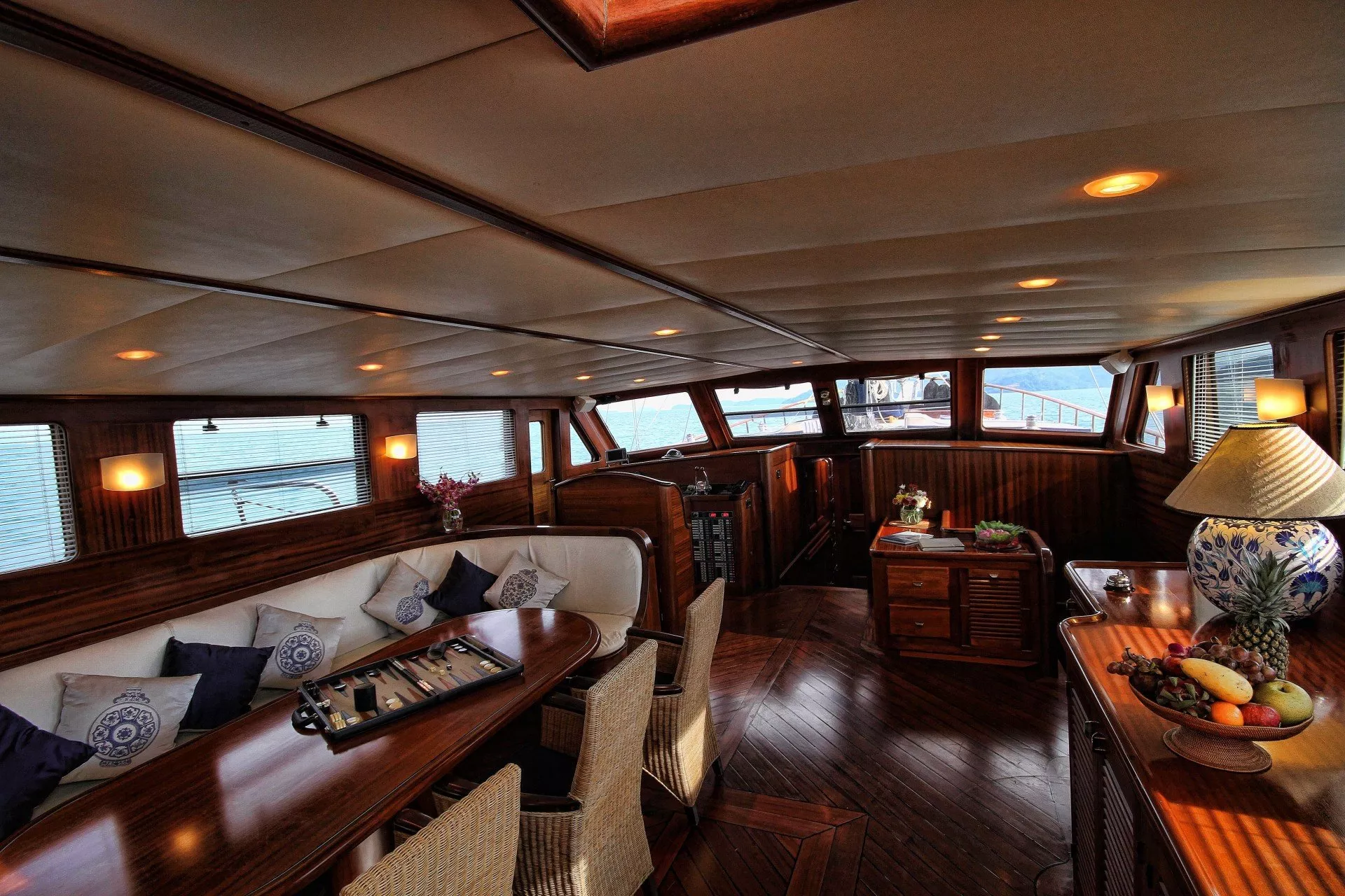 https://dev-api.arconyachts.com/storage/media/30659/conversions/140_3465667077-optimize.webp