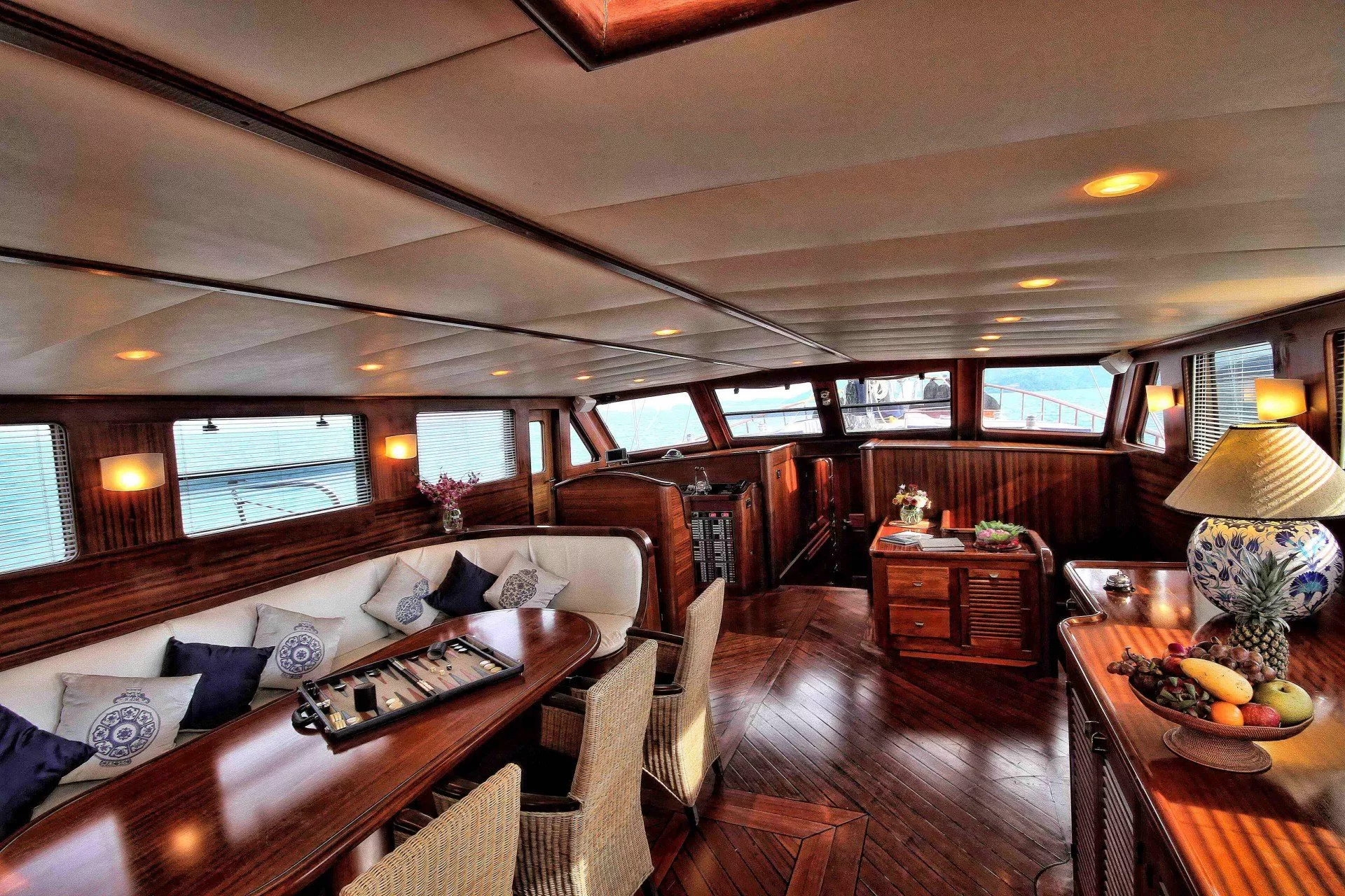 https://dev-api.arconyachts.com/storage/media/30674/conversions/140_9076858229-optimize.webp