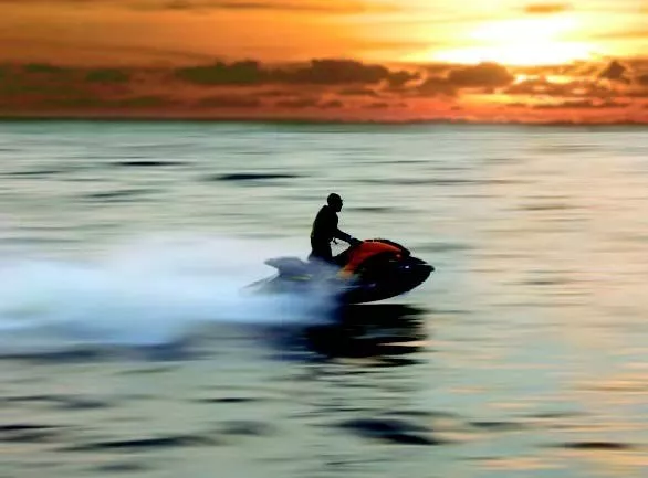 https://dev-api.arconyachts.com/storage/media/30682/conversions/140_4825345500-optimize.webp
