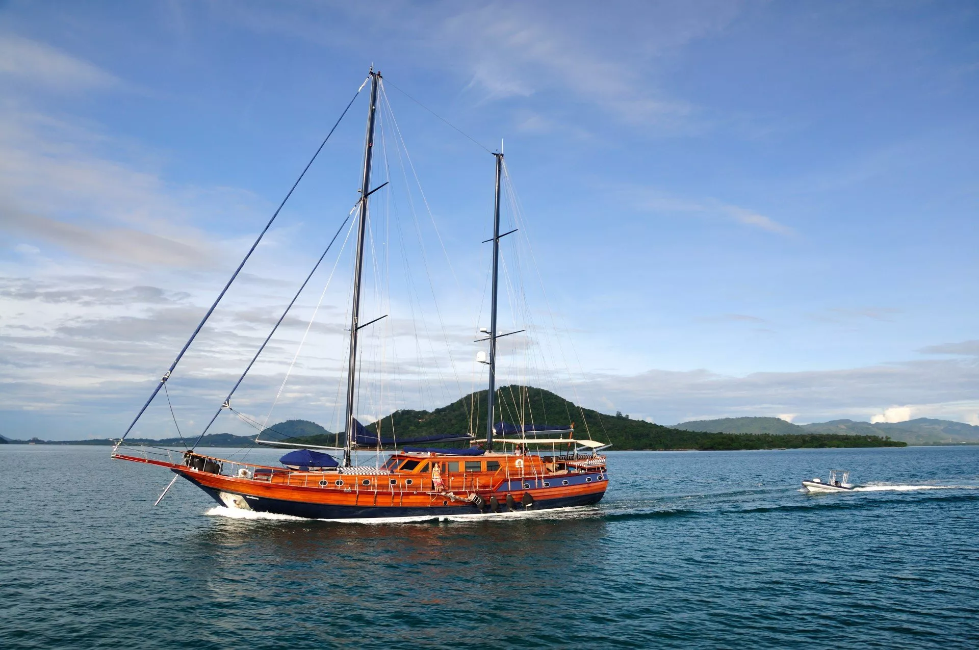 https://dev-api.arconyachts.com/storage/media/30694/conversions/140_6609778768-optimize.webp