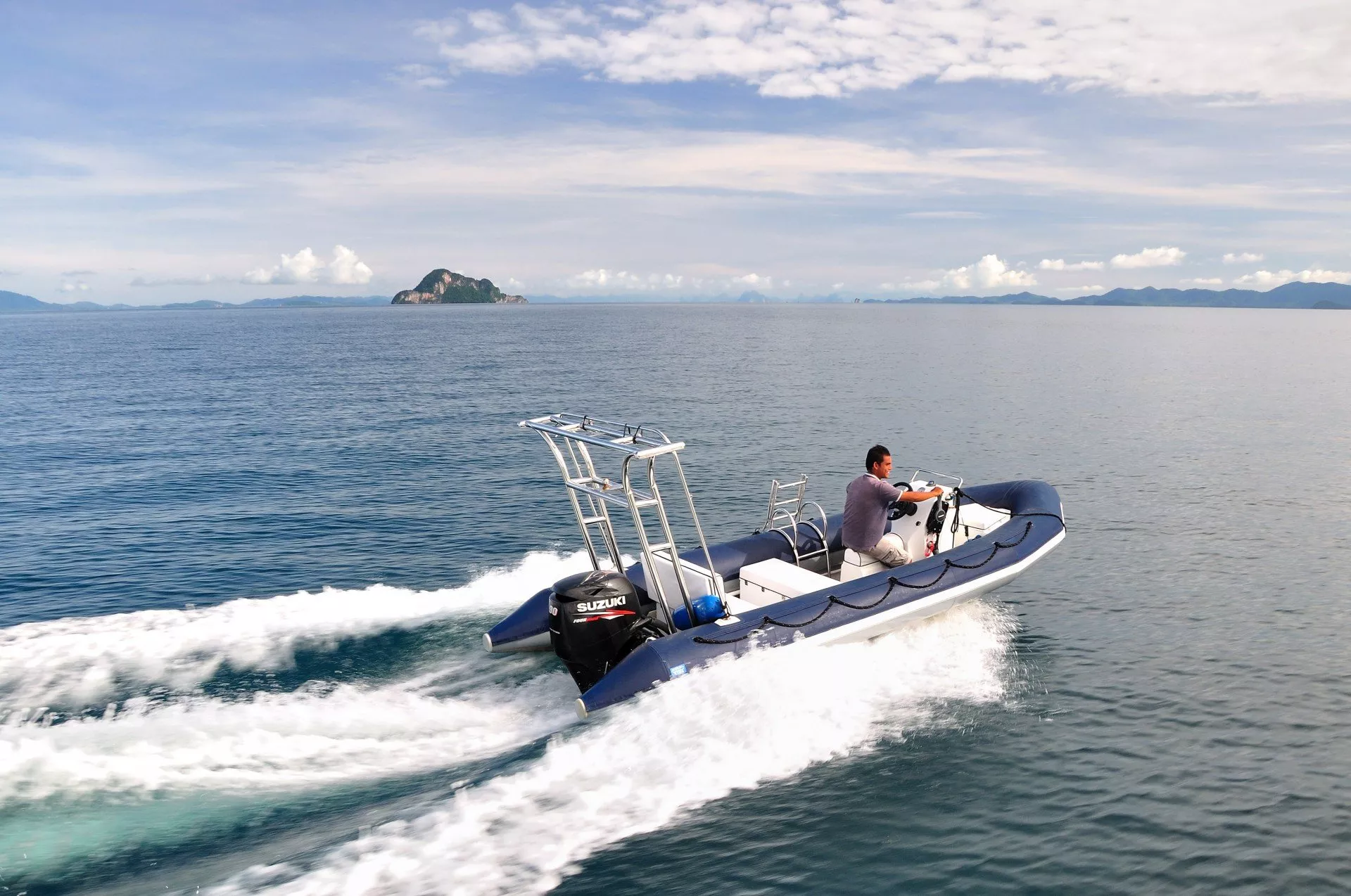 https://dev-api.arconyachts.com/storage/media/30695/conversions/140_3412543457-optimize.webp