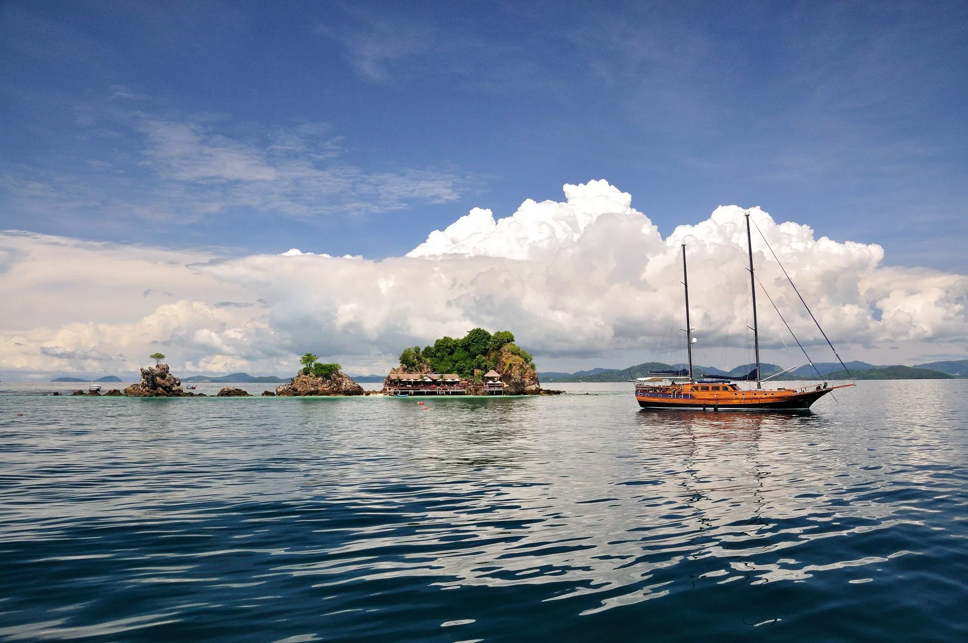 https://dev-api.arconyachts.com/storage/media/30696/conversions/140_0511929816-optimize.webp