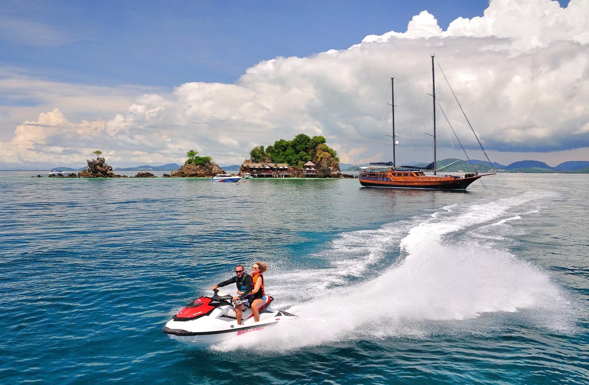 https://dev-api.arconyachts.com/storage/media/30700/conversions/140_1906607943-optimize.webp