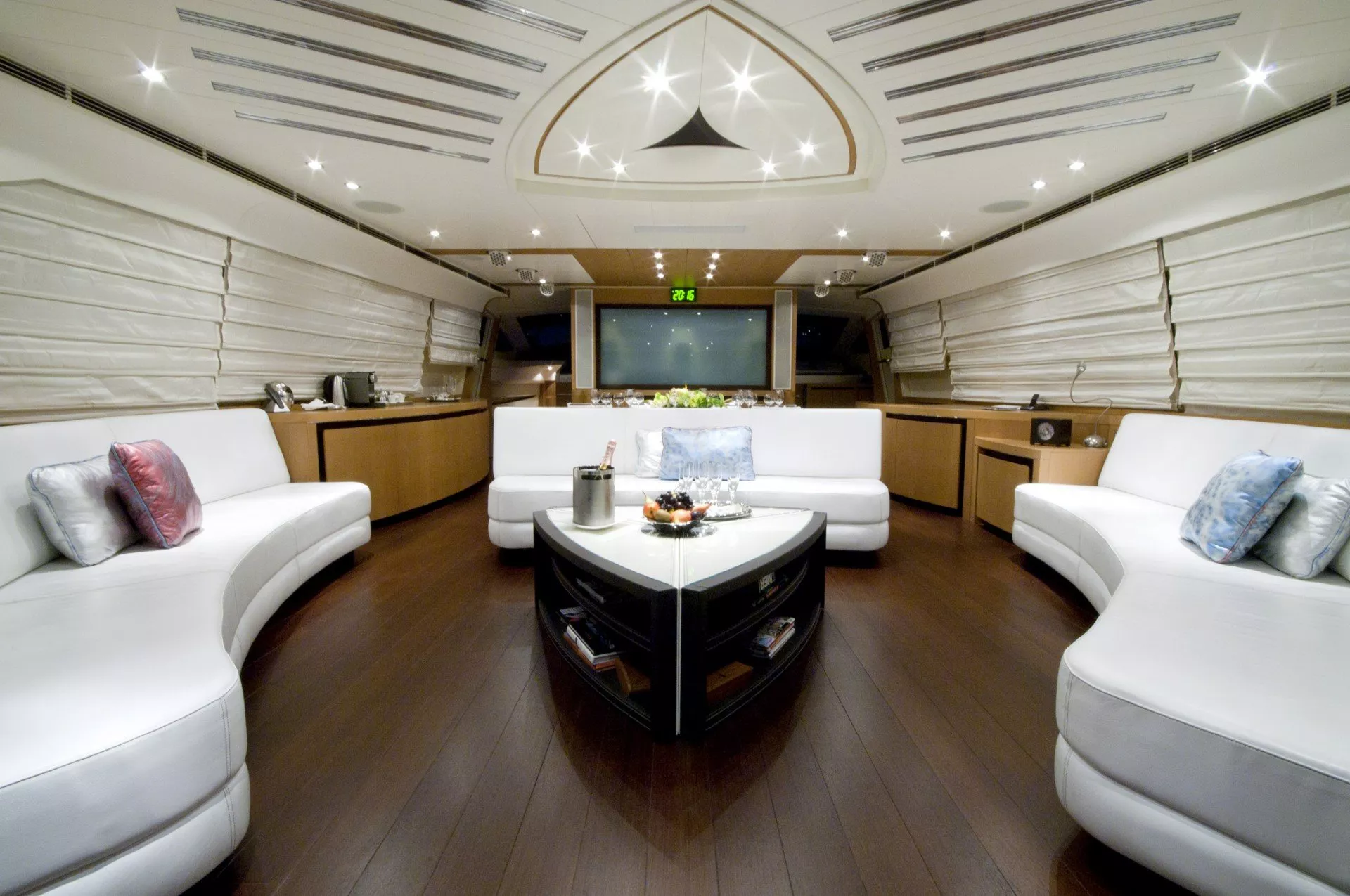 Pershing 115