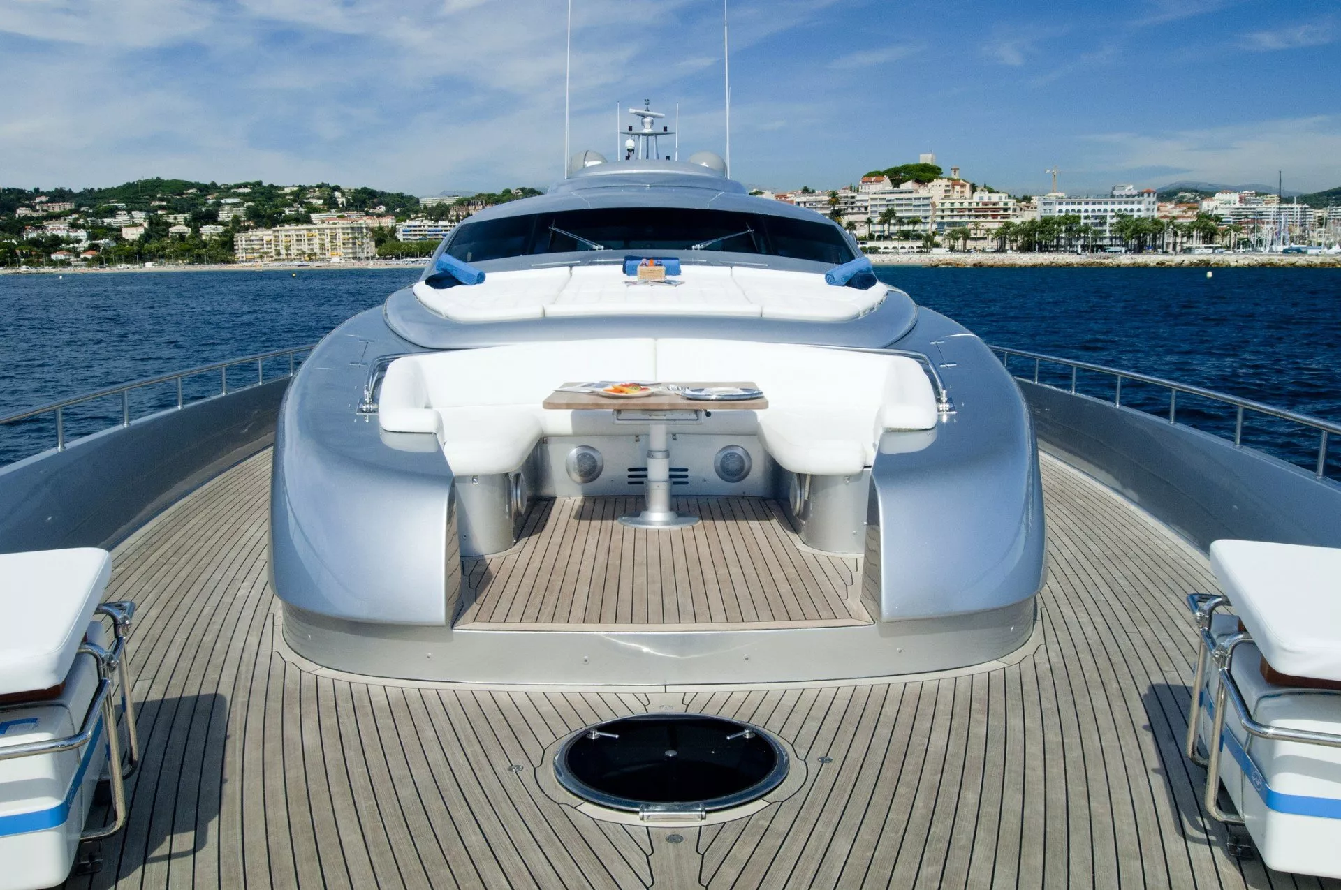 Pershing 115