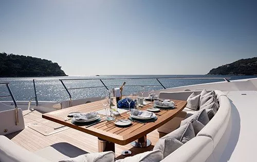 https://dev-api.arconyachts.com/storage/media/30807/conversions/307_3804479551-optimize.webp