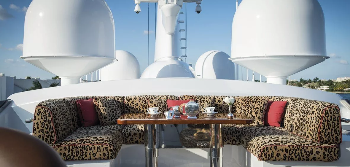 https://dev-api.arconyachts.com/storage/media/30890/conversions/304_9795639769-optimize.webp