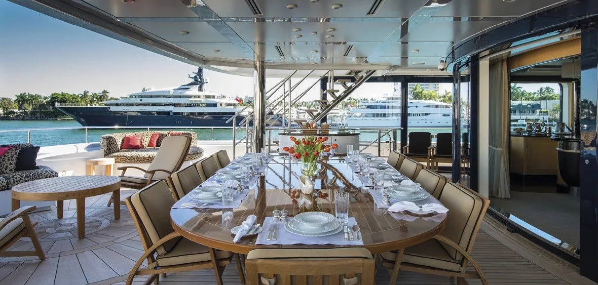 https://dev-api.arconyachts.com/storage/media/30894/conversions/304_1419075449-optimize.webp