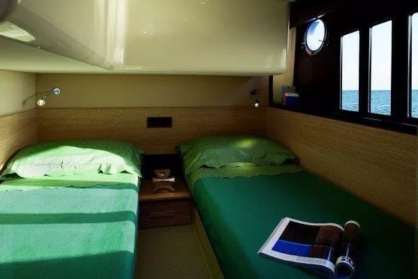 https://dev-api.arconyachts.com/storage/media/30903/conversions/303_5190817995-optimize.webp