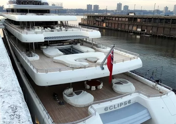 https://dev-api.arconyachts.com/storage/media/30974/conversions/294_7210568417-optimize.webp