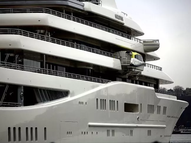 https://dev-api.arconyachts.com/storage/media/30977/conversions/294_9675401512-optimize.webp