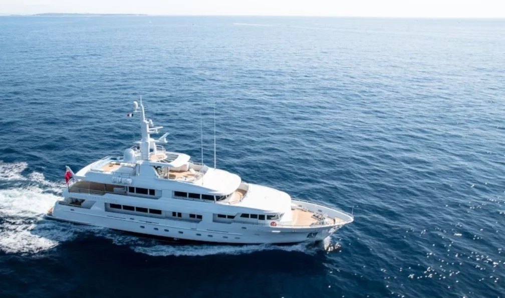 https://dev-api.arconyachts.com/storage/media/30986/conversions/293_7999445848-optimize.webp