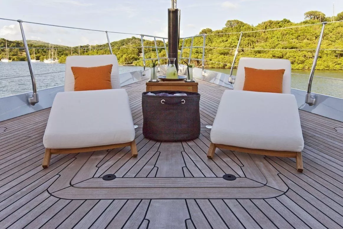 https://dev-api.arconyachts.com/storage/media/30996/conversions/292_7230372116-optimize.webp