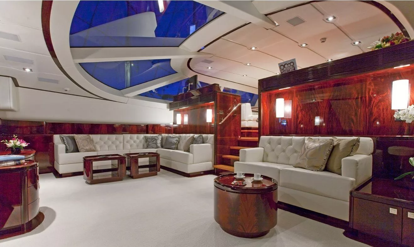 https://dev-api.arconyachts.com/storage/media/31000/conversions/292_9443445107-optimize.webp