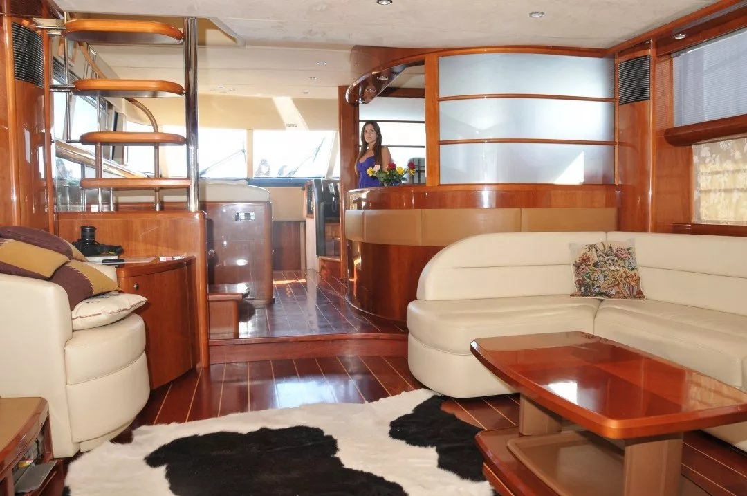 https://dev-api.arconyachts.com/storage/media/31072/conversions/286_7516403233-optimize.webp