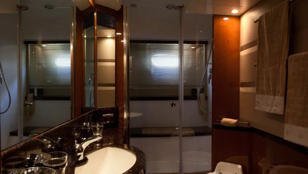 https://dev-api.arconyachts.com/storage/media/31073/conversions/286_7624858513-optimize.webp
