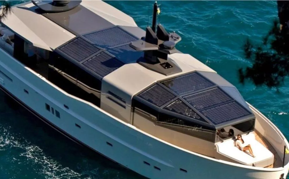https://dev-api.arconyachts.com/storage/media/31102/conversions/284_8204032915-optimize.webp