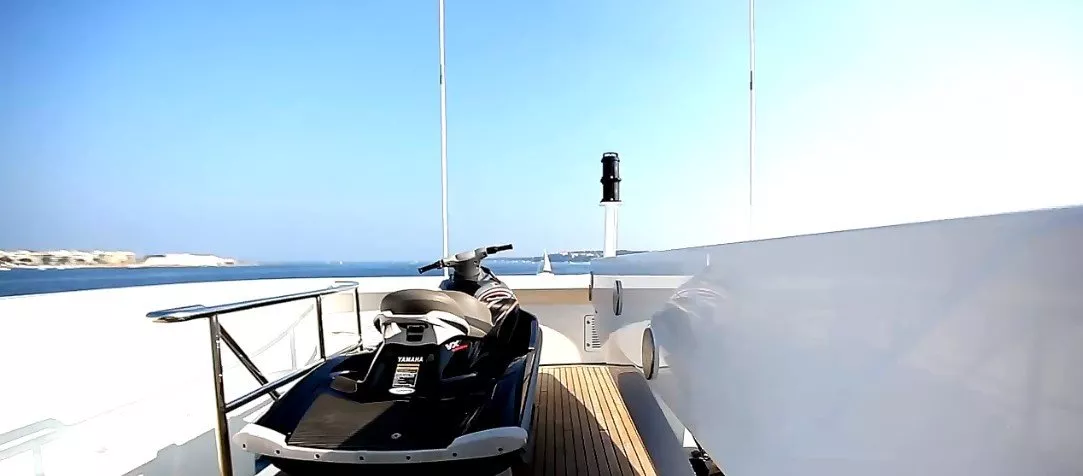 https://dev-api.arconyachts.com/storage/media/31206/conversions/275_7659442380-optimize.webp
