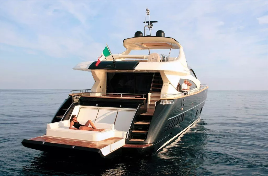 https://dev-api.arconyachts.com/storage/media/31396/conversions/263_1567236646-optimize.webp