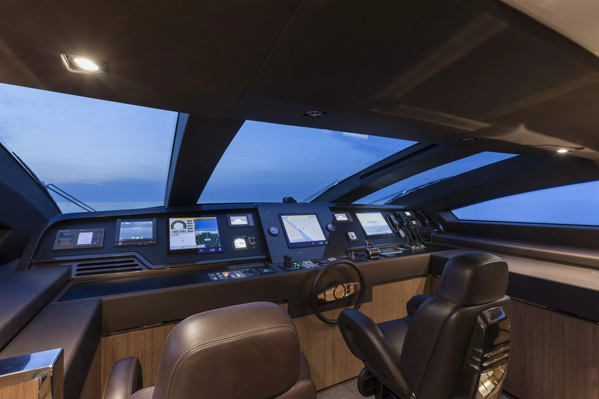 https://dev-api.arconyachts.com/storage/media/31423/conversions/260_6046646085-optimize.webp