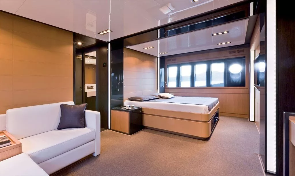 https://dev-api.arconyachts.com/storage/media/31430/conversions/259_1553804653-optimize.webp