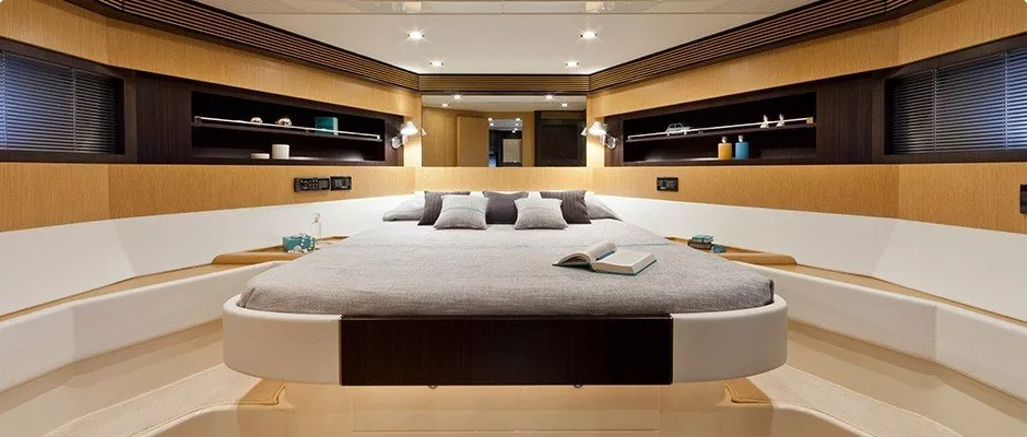 https://dev-api.arconyachts.com/storage/media/31572/conversions/249_9162016061-optimize.webp