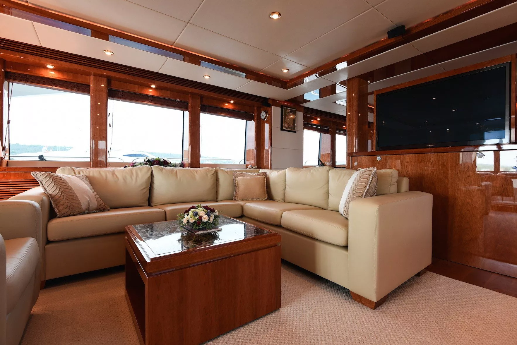 https://dev-api.arconyachts.com/storage/media/31657/conversions/243_9440869159-optimize.webp