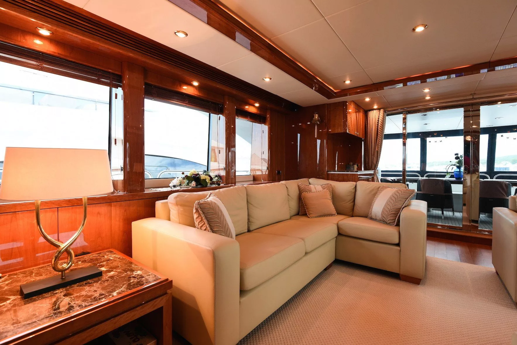 https://dev-api.arconyachts.com/storage/media/31660/conversions/243_0484583508-optimize.webp