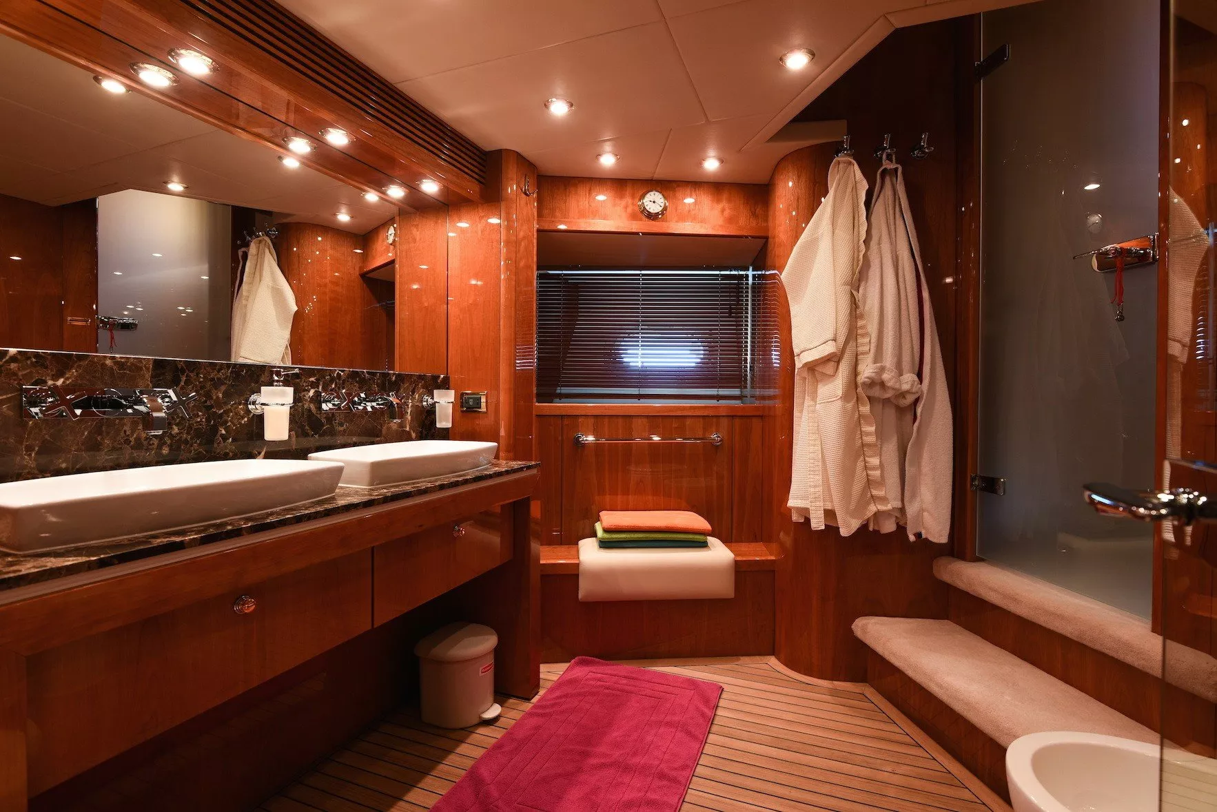 https://dev-api.arconyachts.com/storage/media/31670/conversions/243_1317157339-optimize.webp