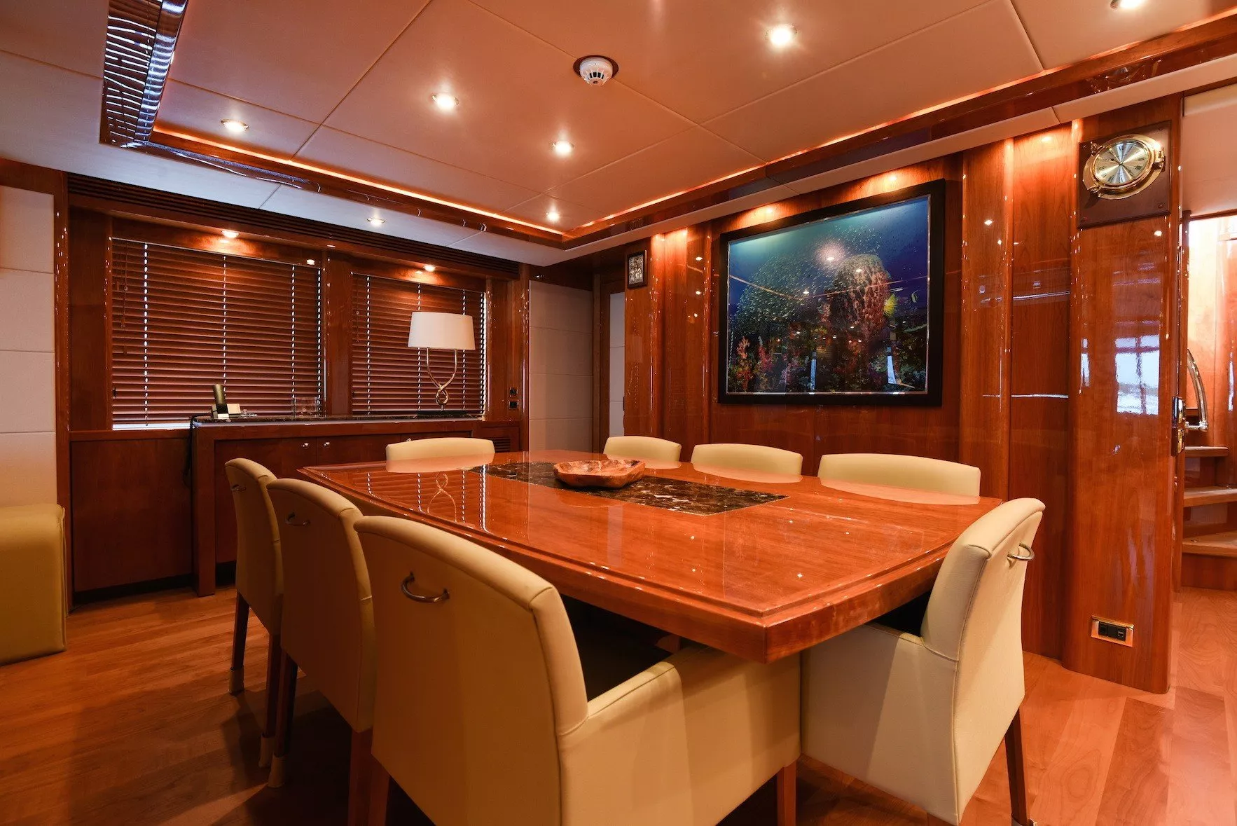 https://dev-api.arconyachts.com/storage/media/31712/conversions/243_4831882050-optimize.webp
