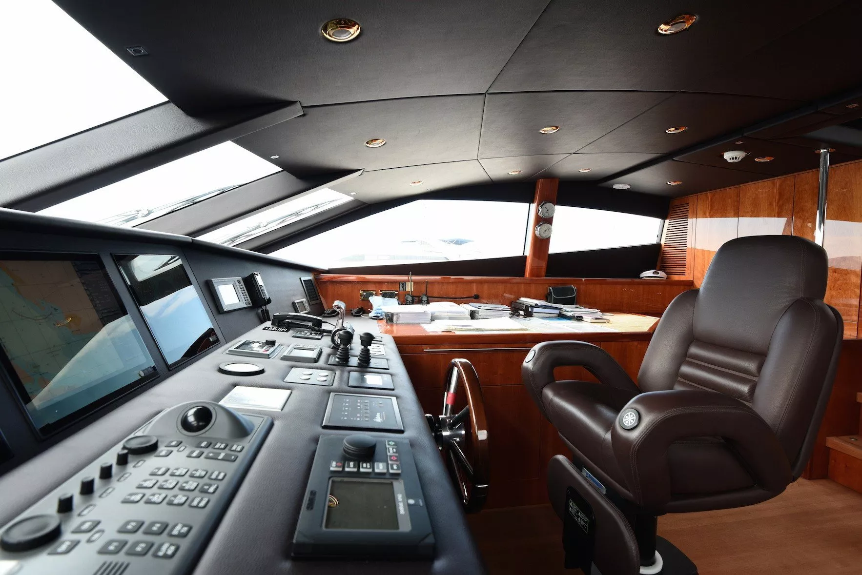 https://dev-api.arconyachts.com/storage/media/31718/conversions/243_3293680420-optimize.webp