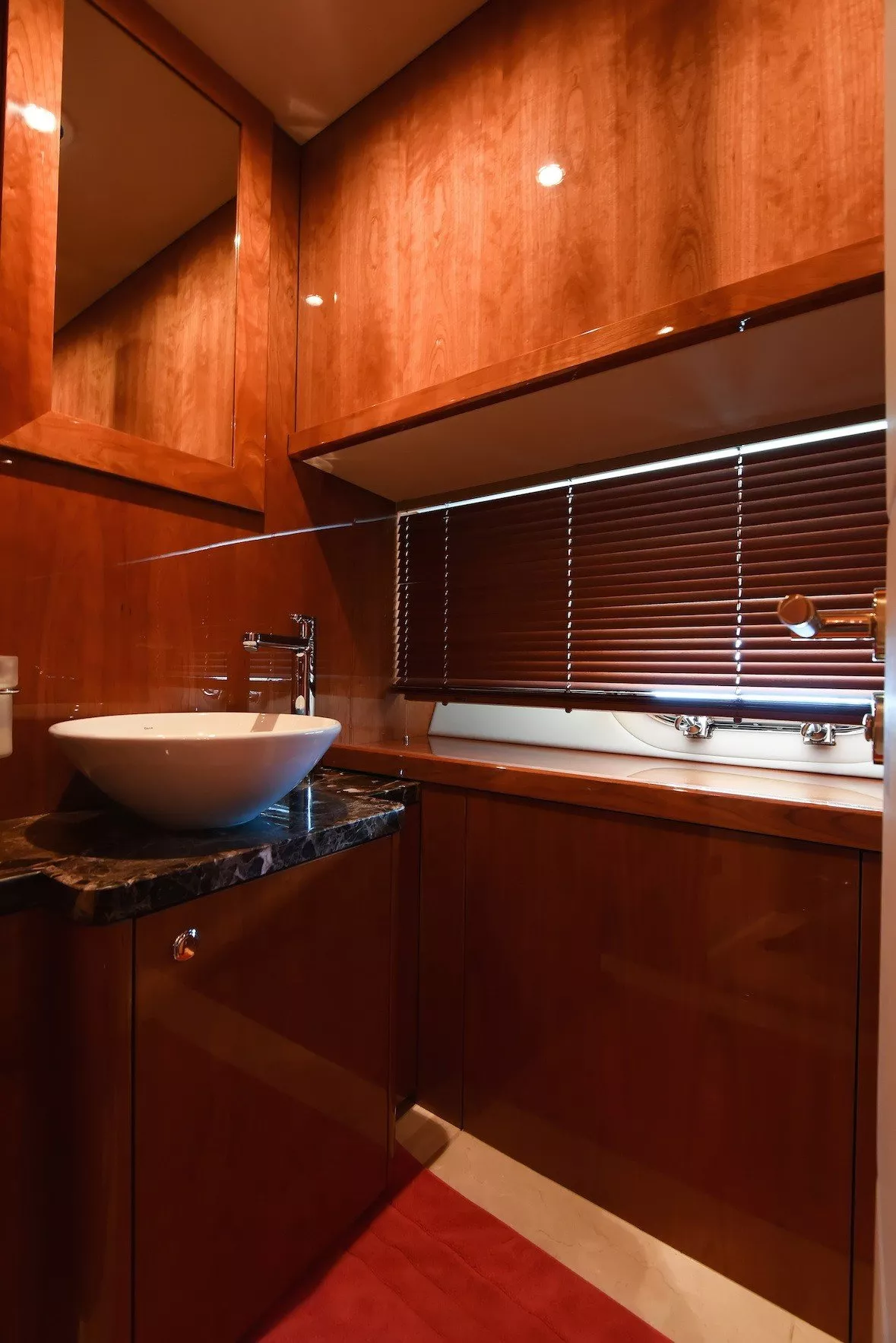 https://dev-api.arconyachts.com/storage/media/31721/conversions/243_8838609085-optimize.webp