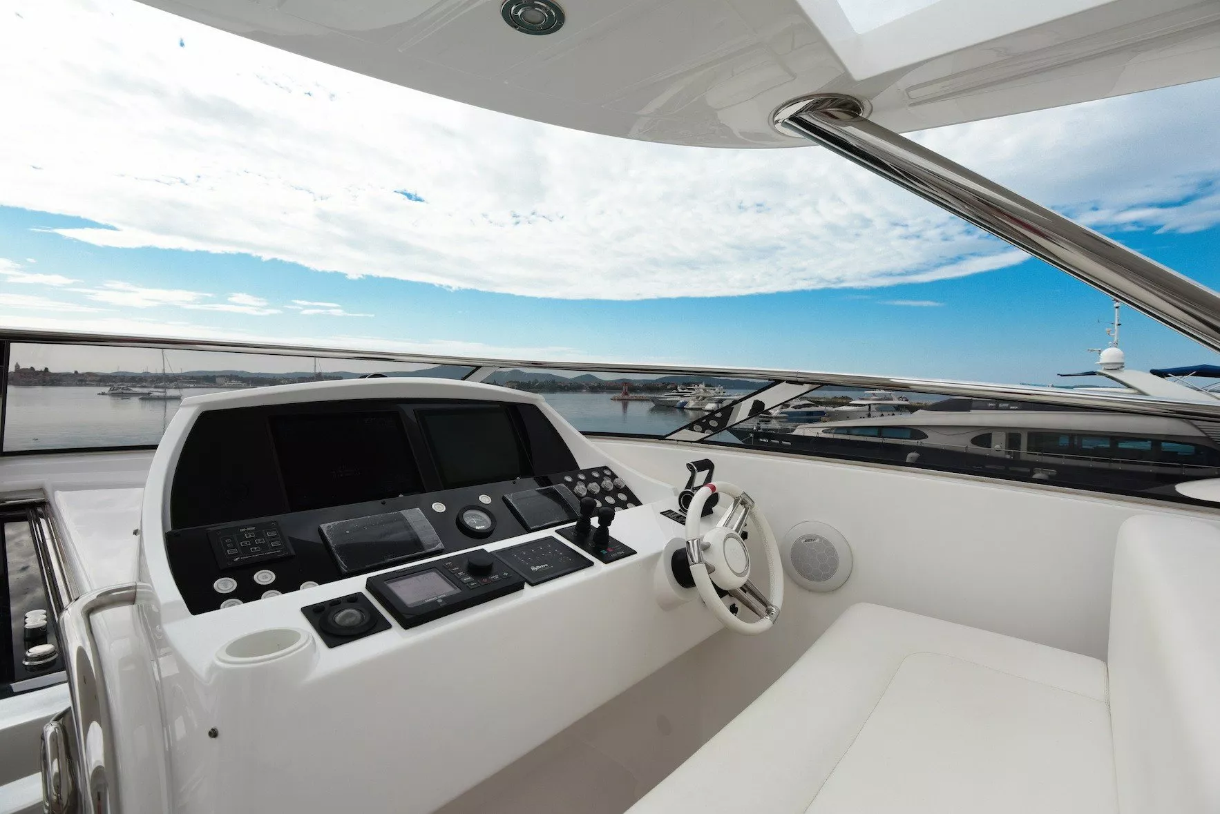 https://dev-api.arconyachts.com/storage/media/31729/conversions/243_9197071170-optimize.webp