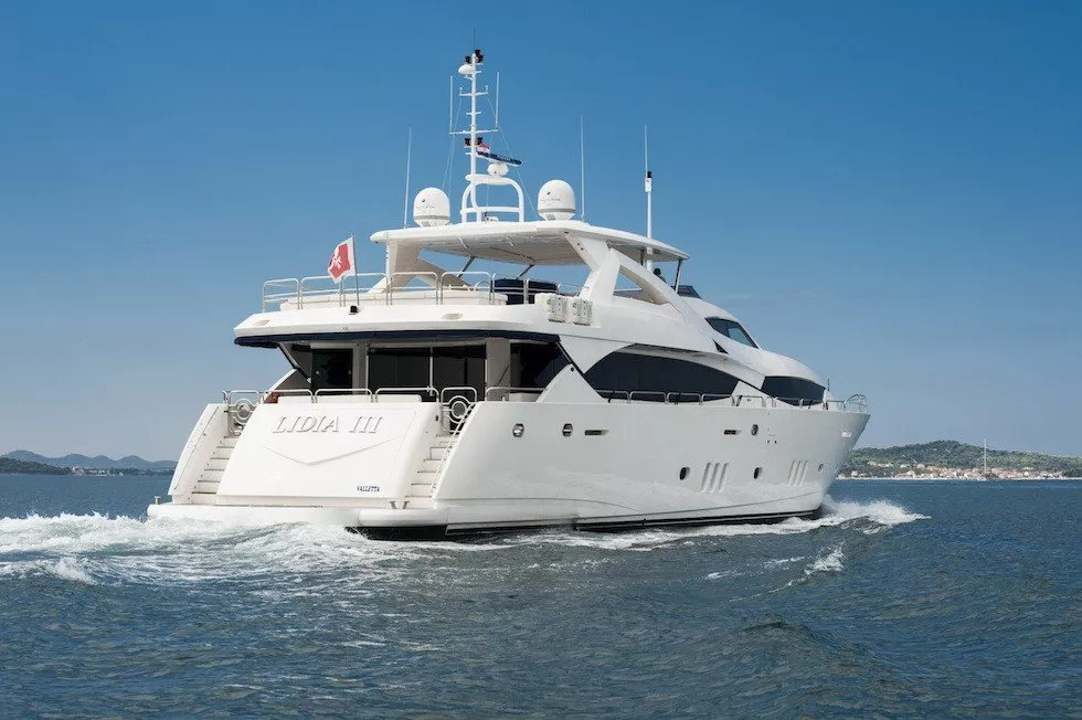 https://dev-api.arconyachts.com/storage/media/31744/conversions/243_9897555094-optimize.webp