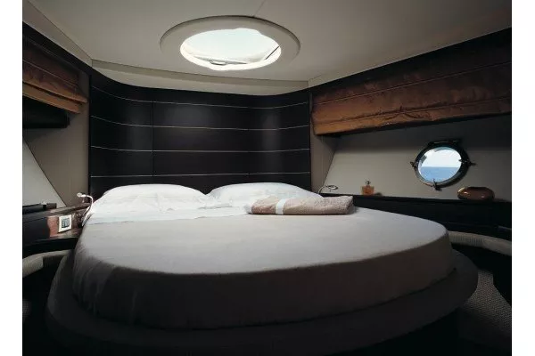Azimut-68S