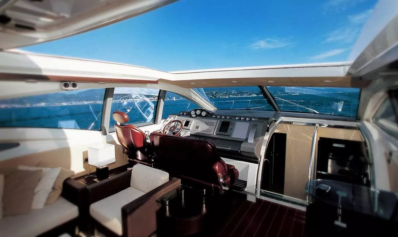 https://dev-api.arconyachts.com/storage/media/31783/conversions/240_1141985487-optimize.webp